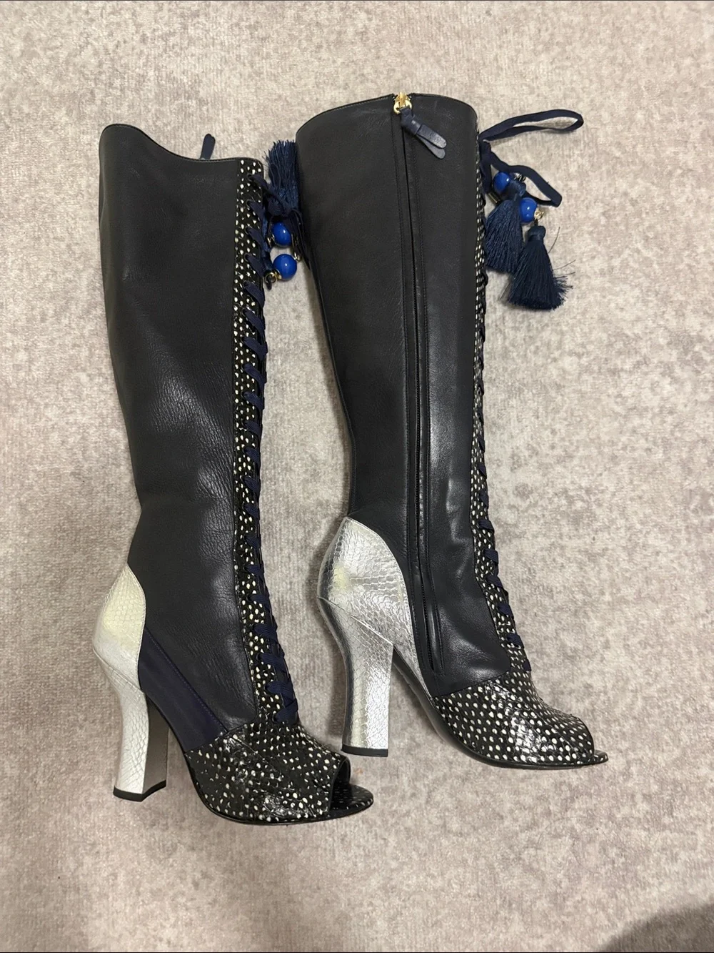 Diane Von Furstenberg create while retailed